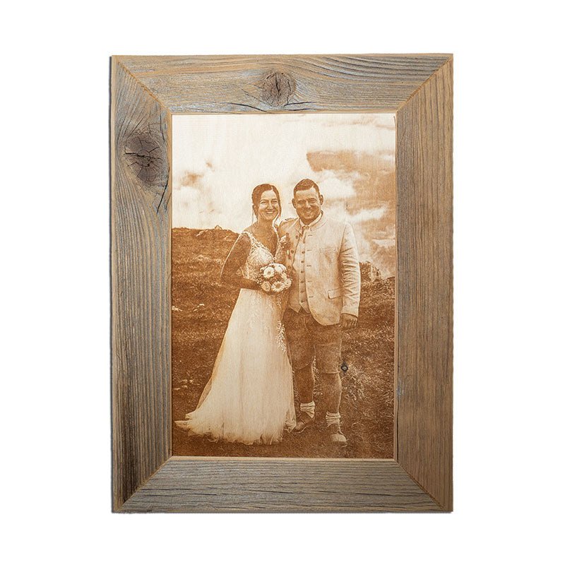 Bilderrahmen aus Altholz - Altholzbilderrahmen mit Fotogravur auf Holz