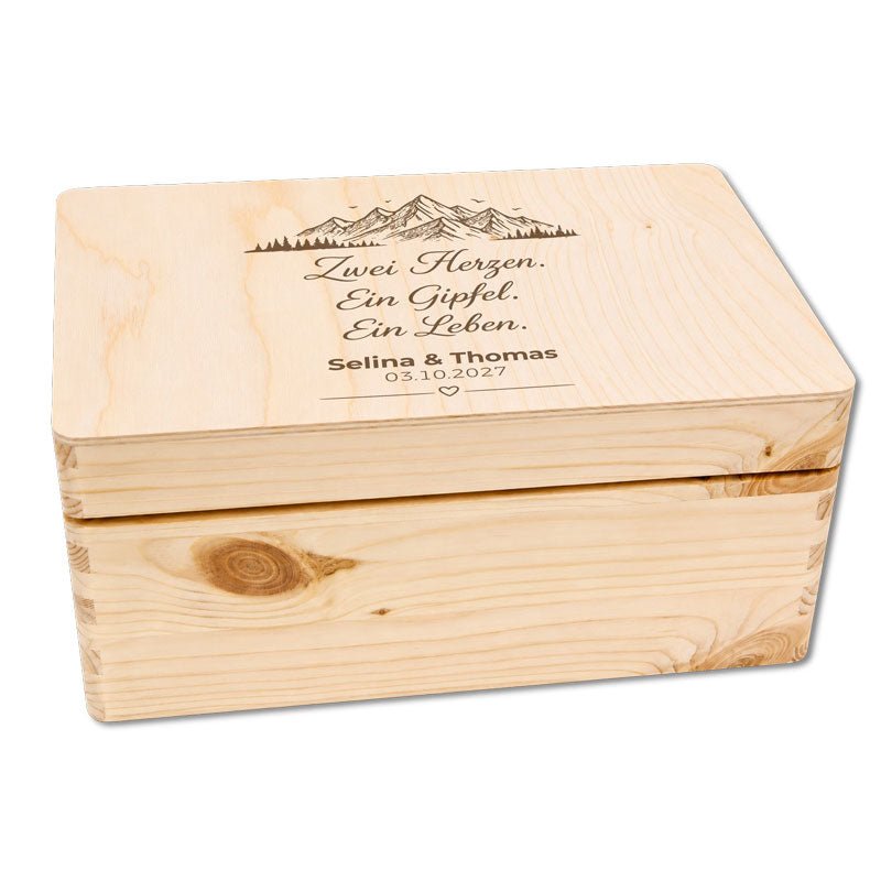 Erinnerungsbox aus Holz für Bergliebhaber mit Personalisierung - Holzbox mit Gravur für Hochzeit