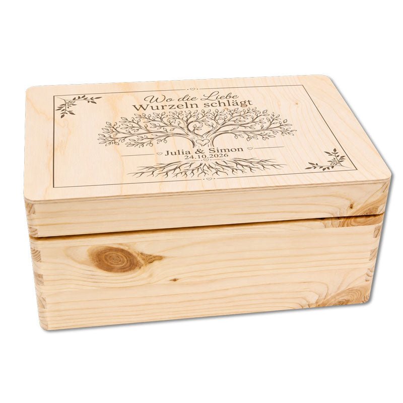 Personalisierte Holzbox mit Lebensbaum und Namen als Hochzeitsgeschenk - Holzkiste mit Gravur