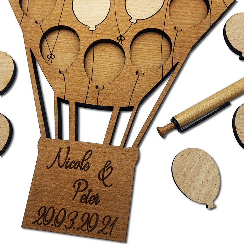 Gästebuch Hochzeit aus Holz personalisiert mit Namen des Brautpaares