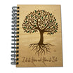 Notizbuch mit detailliert graviertem Lebensbaum auf echtem Holz