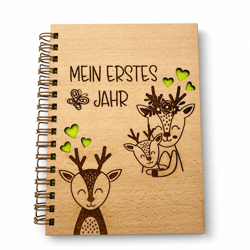 Babybuch erstes Jahr Holz - Graviertes Holzbabytagebuch - Rehe