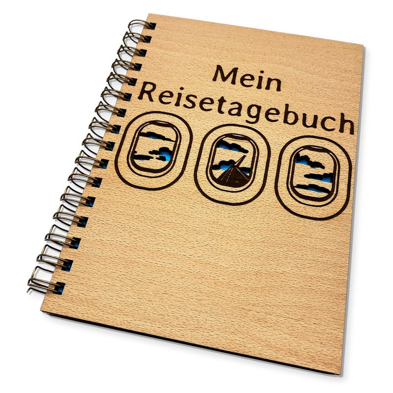 Reisetagebuch mit Gravur auf Holzbuch