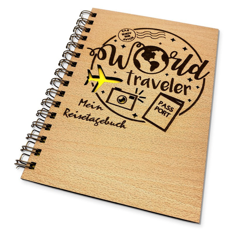 Reisetagebuch - Seitenansicht Holzbuch mit Gravur