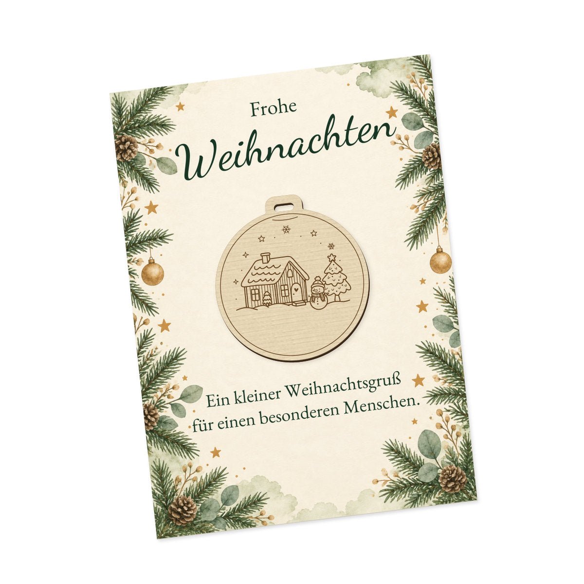 Holzkugel ohne Namensgravur zwischen Tannenzweigen und goldfarbenen Sternen