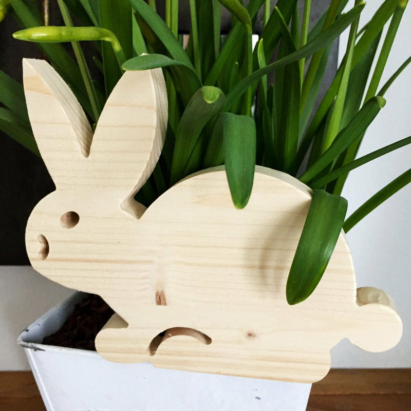 Osterhase Geduckt - Wurmis-Holzdeko
