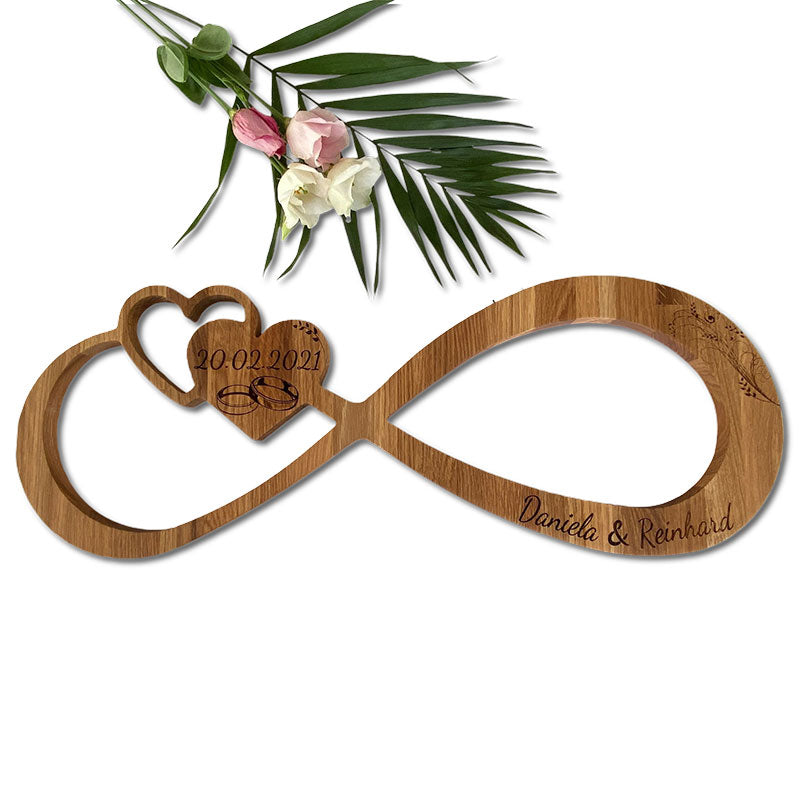 Personalisierte Holzdeko als Geschenk zur Hochzeit - Unendlich Zeichen aus Holz mit Gravur