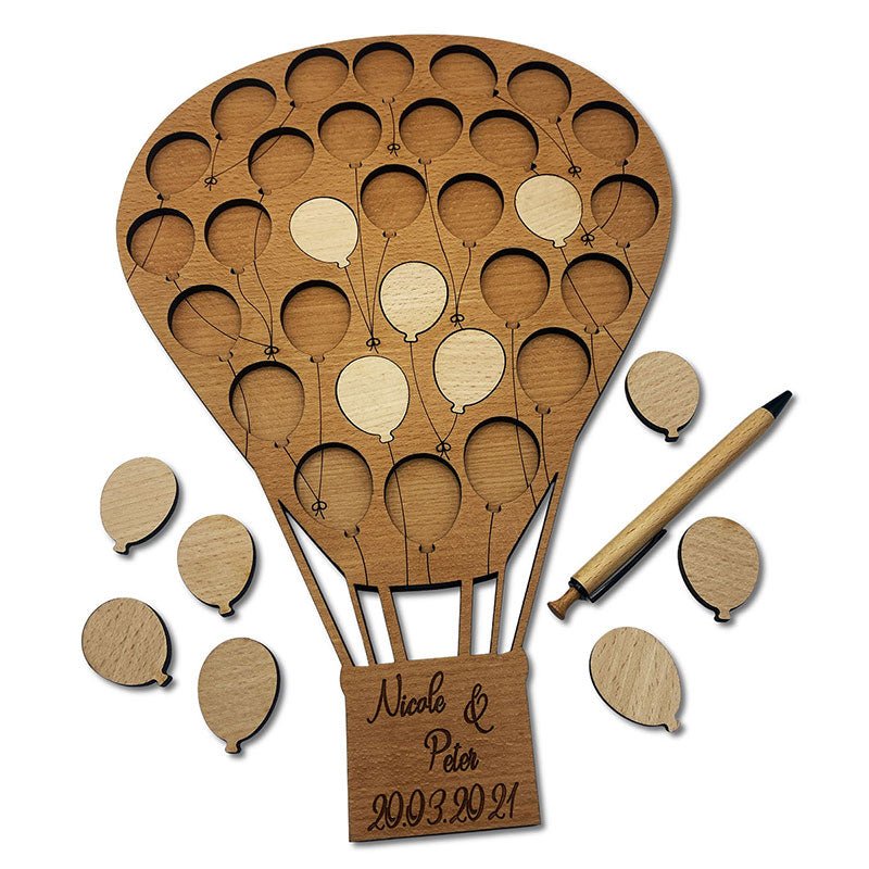 Personalisiertes Gästebuch aus Holz in Heißluftballon-Form für die Hochzeit