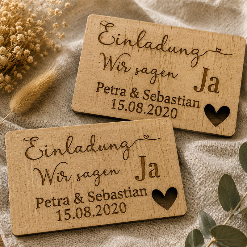Einladung zur Hochzeit aus Holz mit persönlicher Gravur - Jetzt Einladung aus Holz bestellen