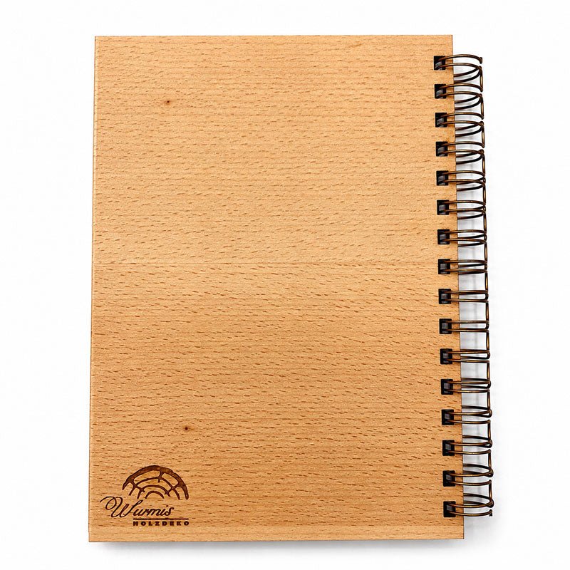 Individuelles Holzbuch als Geschenk mit Lasergravur von Wurmis Holzdeko selbst gestalten 