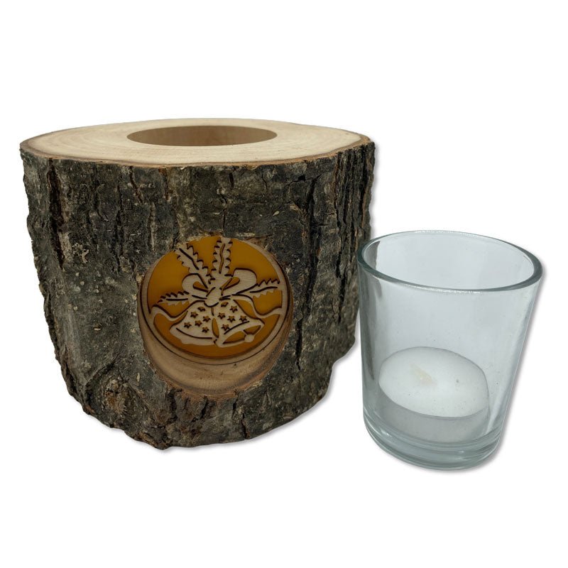 Natürlicher Stimmungsleuchter aus Baumstamm mit Glocken-Motiv und Glas-Einsatz - Holz Windlicht
