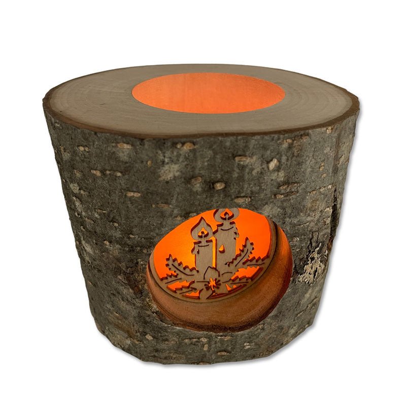 Rustikaler Stimmungsleuchter mit Doppelkerzenmotiv, Teelichthalter aus Glas, angezündetes Windlicht aus Holz