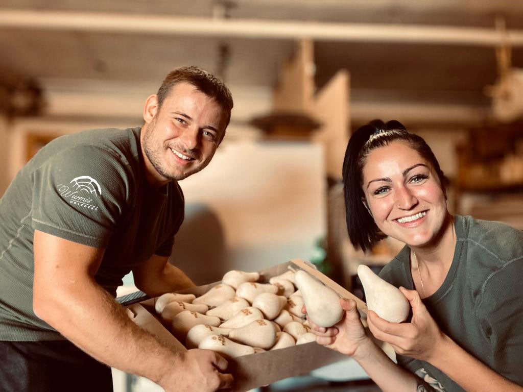 Wurmis-Holzdeko - Das sind Wir - Onlineshop für Holzdekoration 