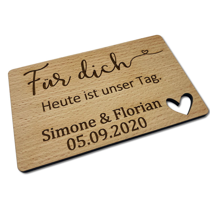 Individuelle Hochzeitseinladung aus Holz nach Wunschdesign - jetzt anfragen 